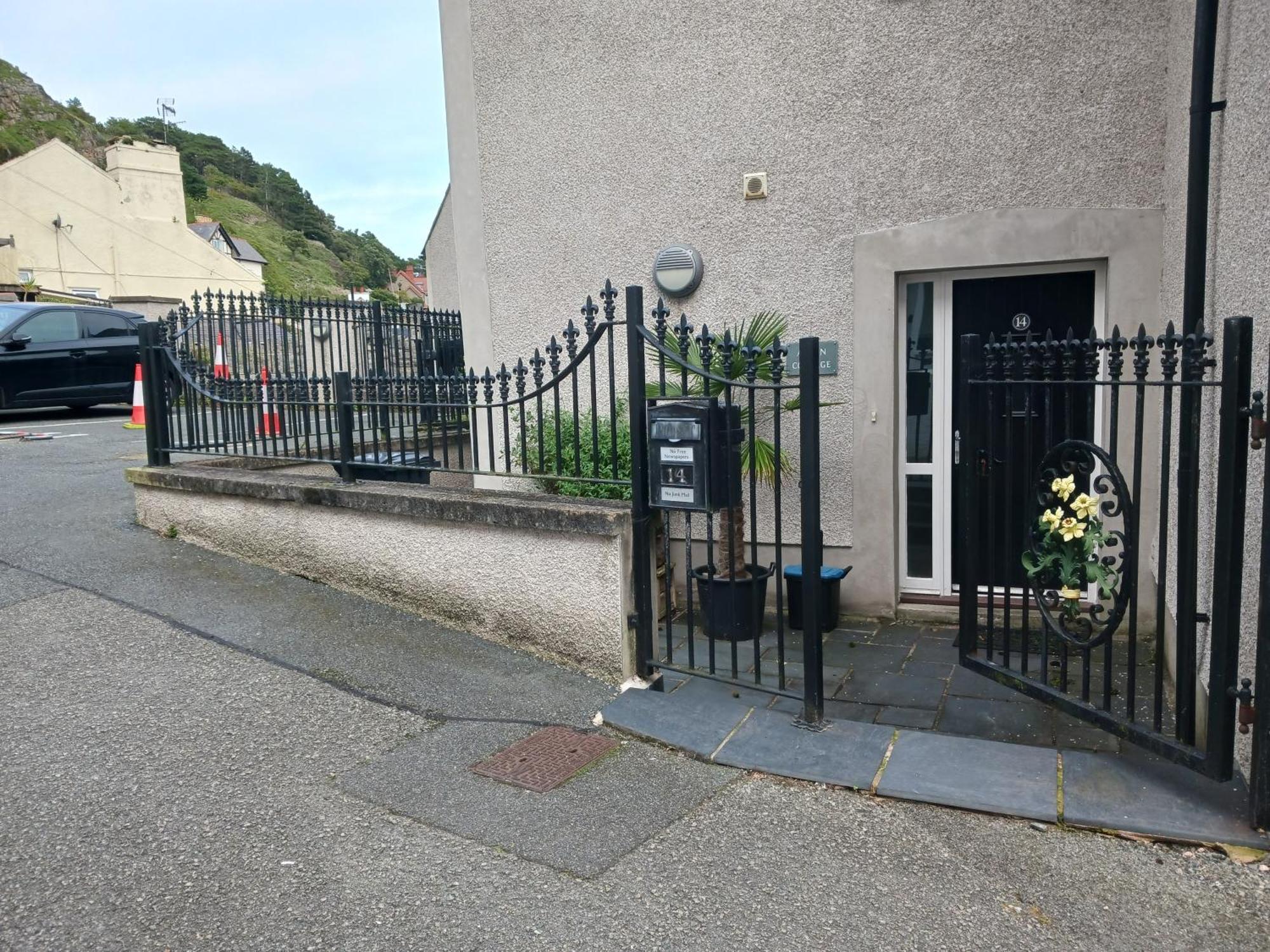 Bodlondeb Castle Bed & Breakfast { Central Llandudno} Exteriér fotografie